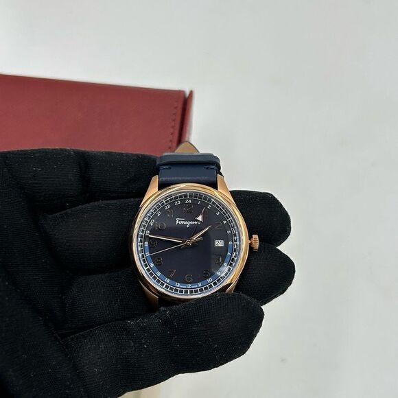 Man Salvatore, Ferragamo timeless 40 mm quartz, watch deployment clasp - Picture 13 of 13